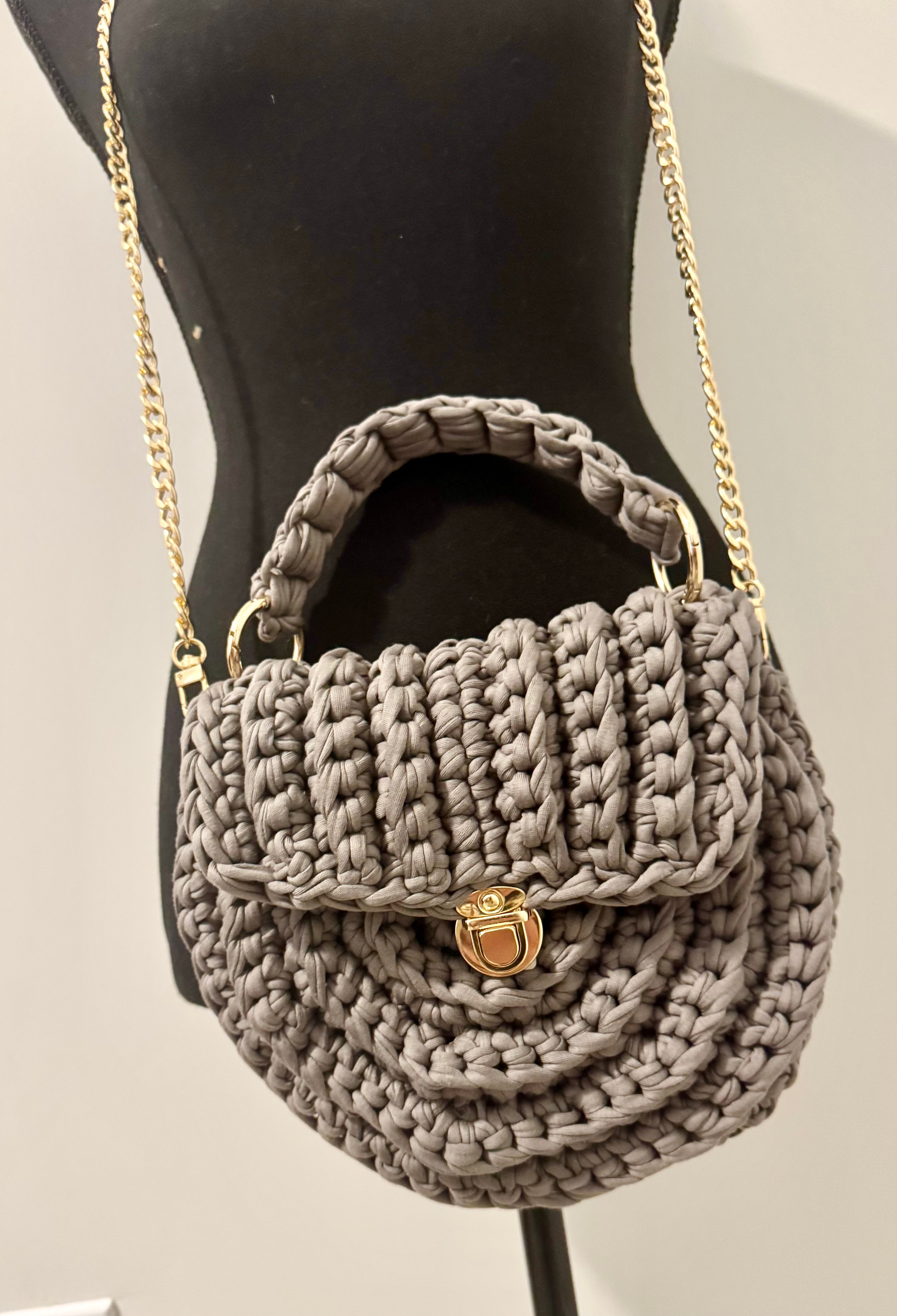 Handmade Crochet Shell Purse "Shelly"