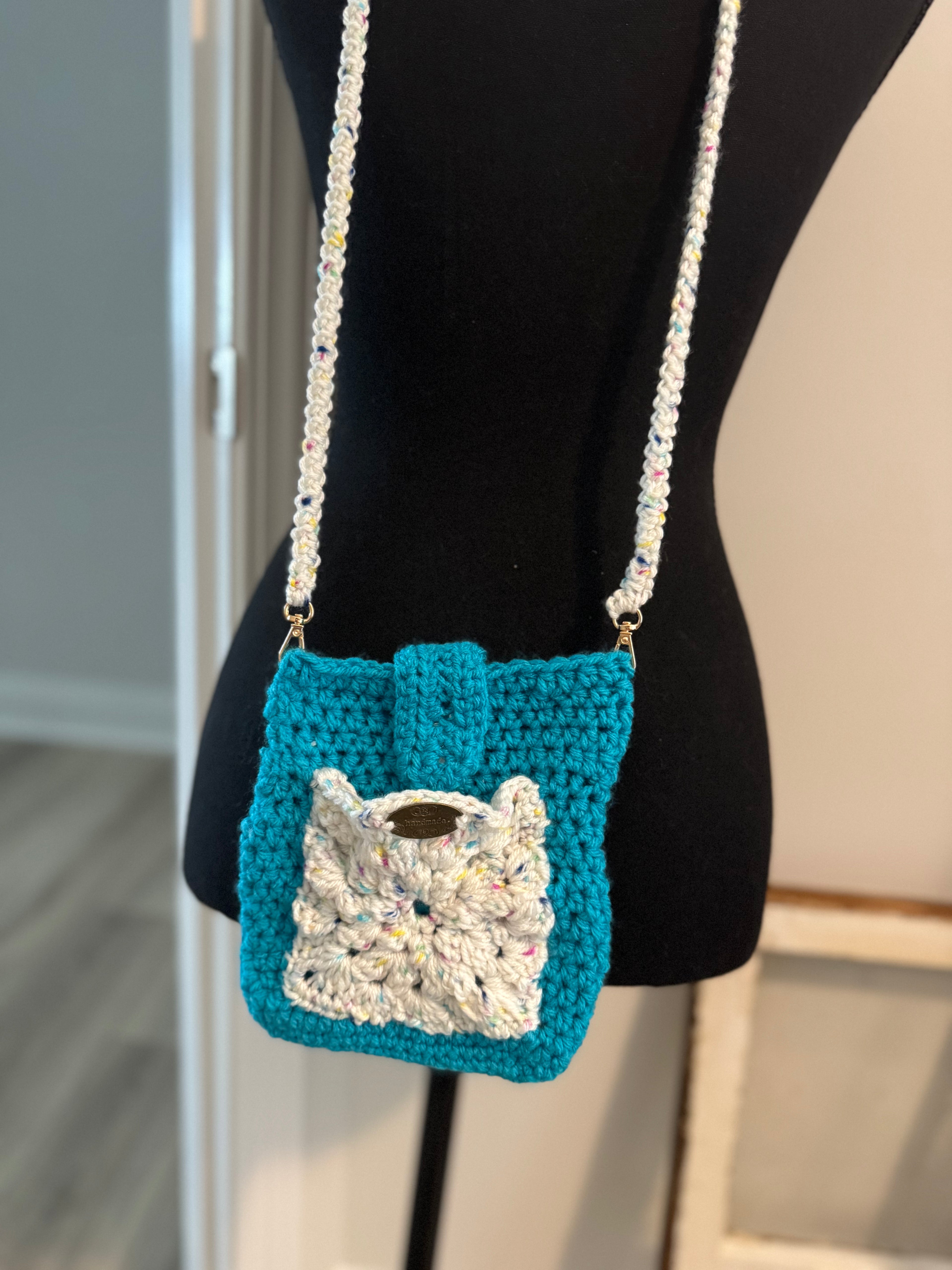 Handmade Crochet Phone bag with Keychain and Airpod Holder